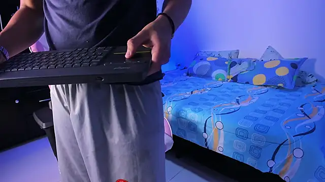 Adrian_Prime_: онлайн-секс-чат