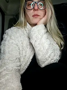 dolcehelena993 – Naživo XXX chat