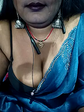 Chat XXX en directo de DIVYA_JI8