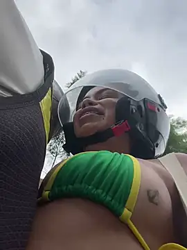 Chat +18 de GrlAlice ao vivo