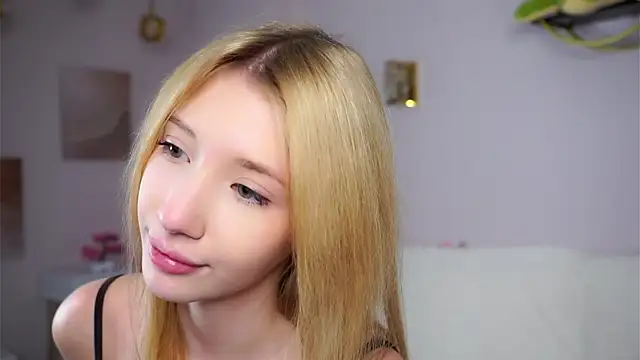 SunnivaCovil élő XXX-chatje