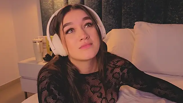 Chat +18 de Ariannaa_Suarez1 ao vivo