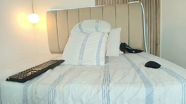 EvaaSinclair 即時 XXX 聊天