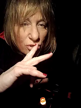 BettyDavisEyesUK live XXX chat