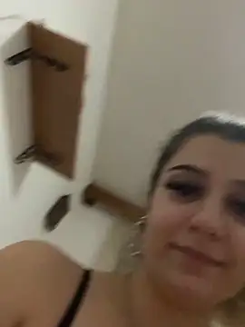 CrazyJessika 即時 XXX 聊天