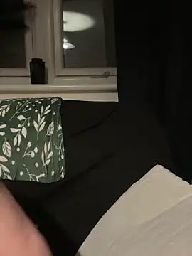 Busty-GilfQuinn élő XXX-chatje