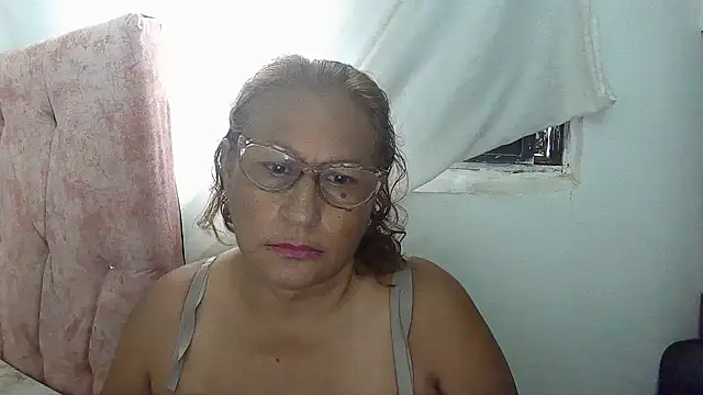 Chat XXX en directo de charrysexy1