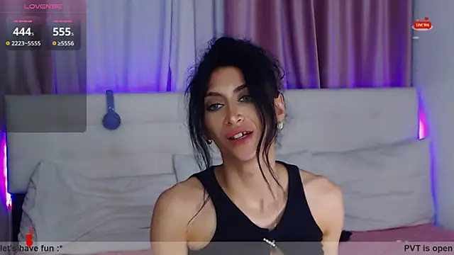 Chat XXX en directo de Hennessy_XO