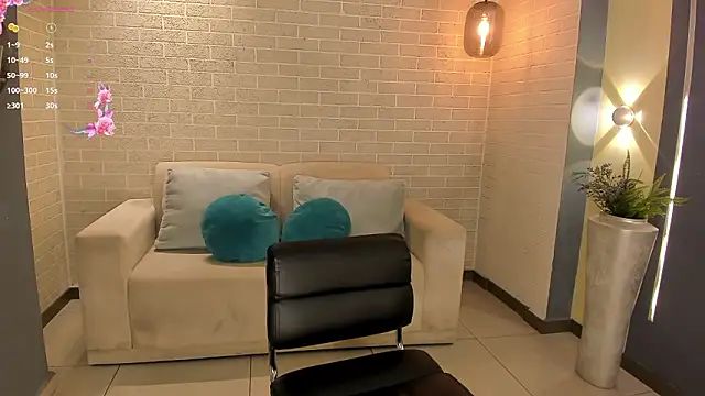 JuanitaClay: онлайн-секс-чат