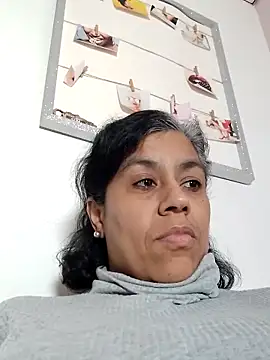 Show modela Molly_newman6 na web-kameri