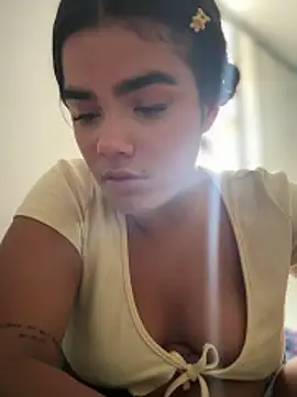 Kaily_Sweet16 Adlı Modelin Canlı XXX Sohbeti