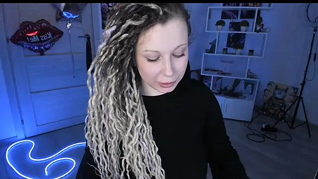 Chatroom XXX en direct de HoneySallyMoore