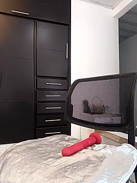 Chat +18 de Nala_OMG ao vivo