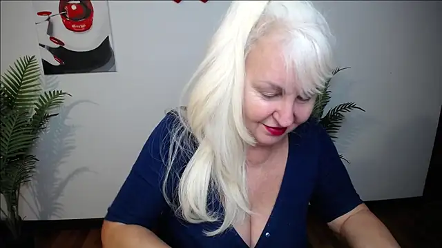 XXX chat uživo modela BlondyLeeBest