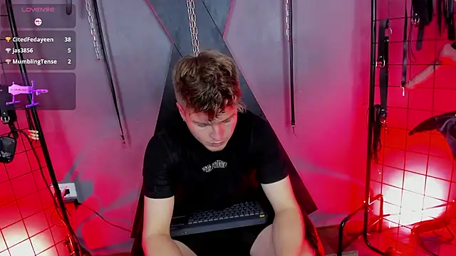 Chat +18 de MrJustin_Brianna_BDSM ao vivo