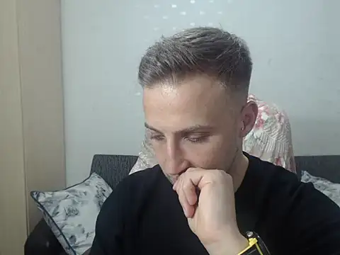 XXX chat uživo modela PrinceEagle