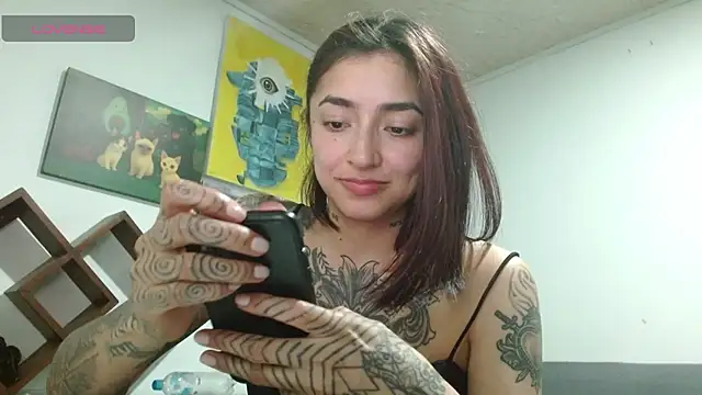 Chat XXX en directo de ZoeBakers_