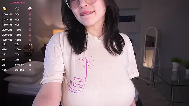 HannaHayles Adlı Modelin Canlı XXX Sohbeti