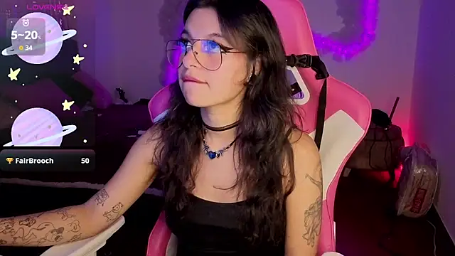 Chat XXX Live larah_uwu