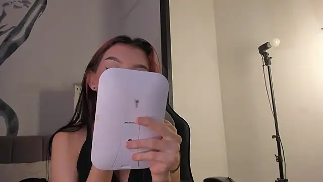 MelLove_: онлайн-секс-чат