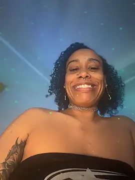 Chat XXX en directo de Lunalovesyou8