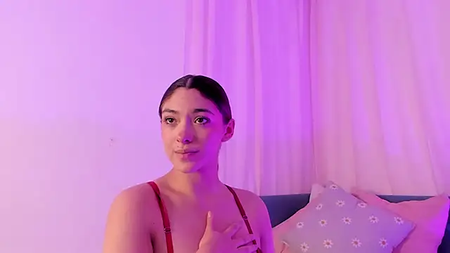 Chat +18 de Victoria_Beaumont ao vivo