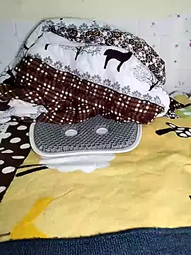 Zu_naa Show in webcam