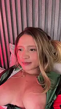 แชท XXX สดของ MiaPetit_