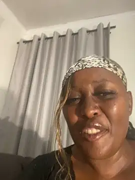 Chat +18 de Cardiebae89 ao vivo