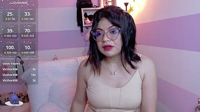 Catwhite_ élő XXX-chatje