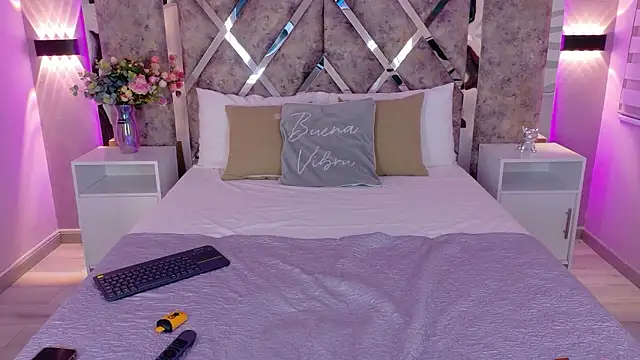 LolaGray__ Show Webcam