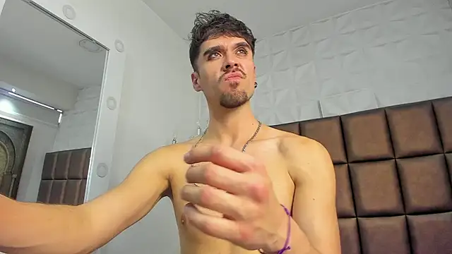 BrunoTurnerr Webcam Show