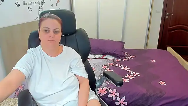 Chatroom XXX en direct de Adelamilfsex