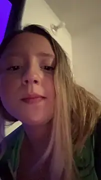 دردشة MiaPetit_ الجنسية المباشرة