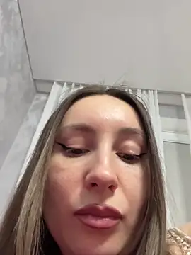 Chatroom XXX en direct de viviandaimond1