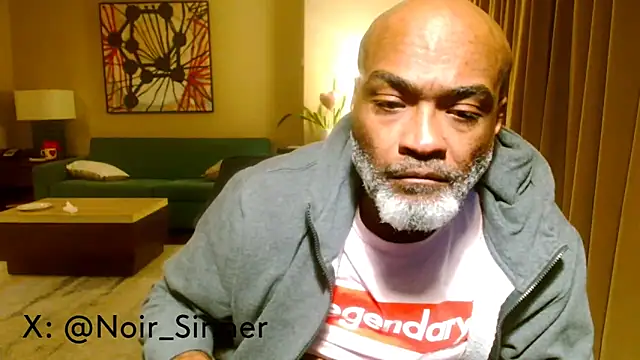 sinnernoir: διαδικτυακό σόου στην κάμερα