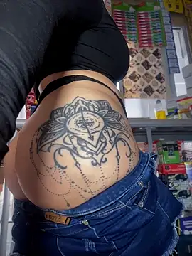 sammyqueenx21 Adlı Modelin Canlı XXX Sohbeti