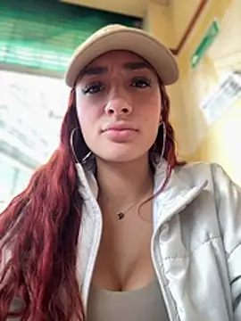 Pertunjukan Kamera Web ariiel_