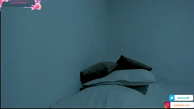 Živý XXX chat NiceAriel_