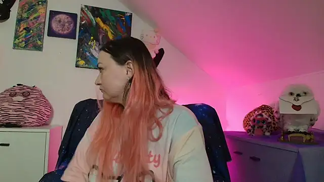 PinkHurricaneOfficial – Naživo XXX chat