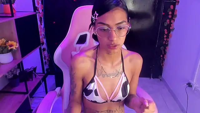KarlaSlutSkinny__ – Naživo XXX chat