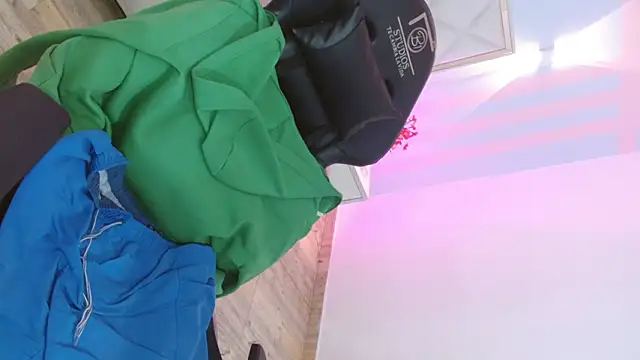 Czat XXX na żywo – NOOAH_TAY