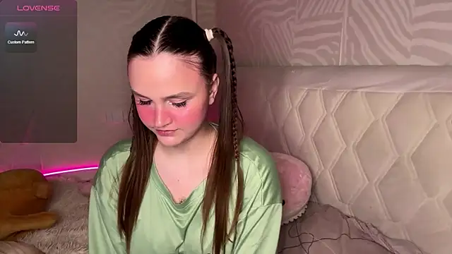 Chat +18 de Barbie_Charm_ ao vivo