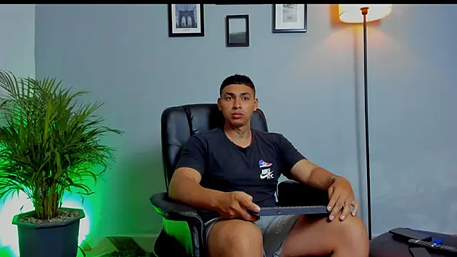 Czat XXX na żywo – ronnie_crafored