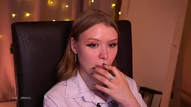 Chat +18 de TataCoy ao vivo