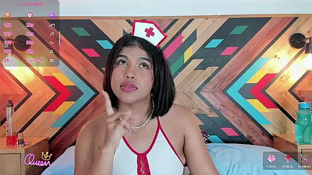 Chat XXX en directo de NaiirobiSwan