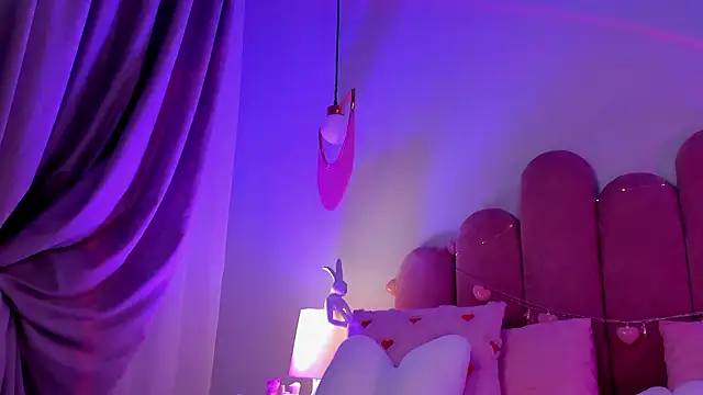 ElsaYoung's Live XXX Chat