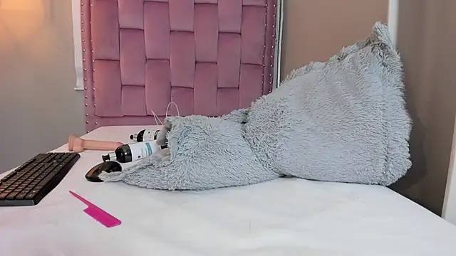 XXX chat uživo modela Roxy_Stonee