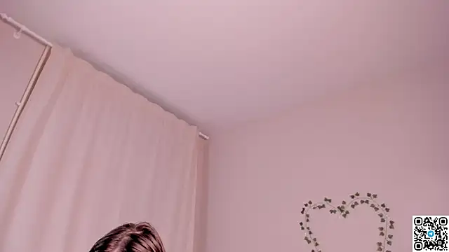 emmelieflorence: онлайн-секс-чат