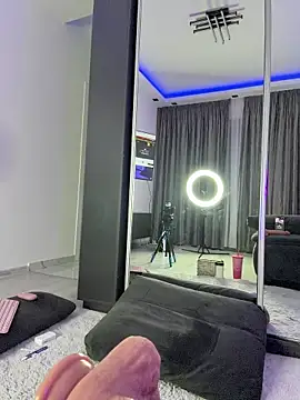 دردشة BabbyAisha الجنسية المباشرة